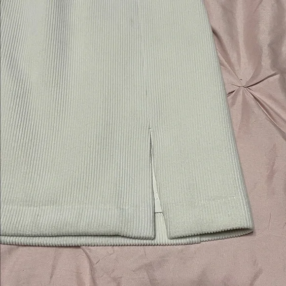 House of Harlow 1960 NWOT Cream Ribbed Suede Corduroy Mini Skirt Size Small - Picture 3 of 6